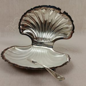 Beurrier métal argenté